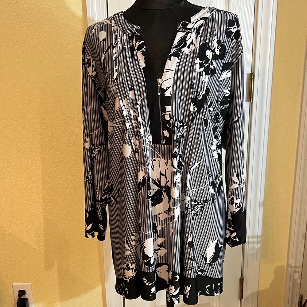 NY Collection Black and White Floral Striped Tunic